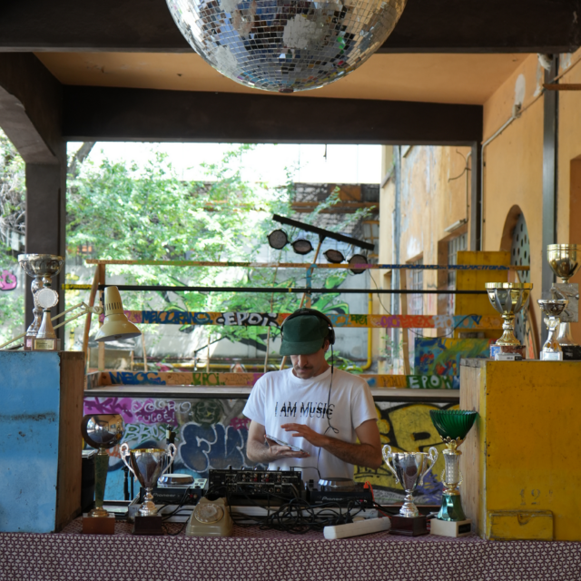 MUSIC-BAZAAR